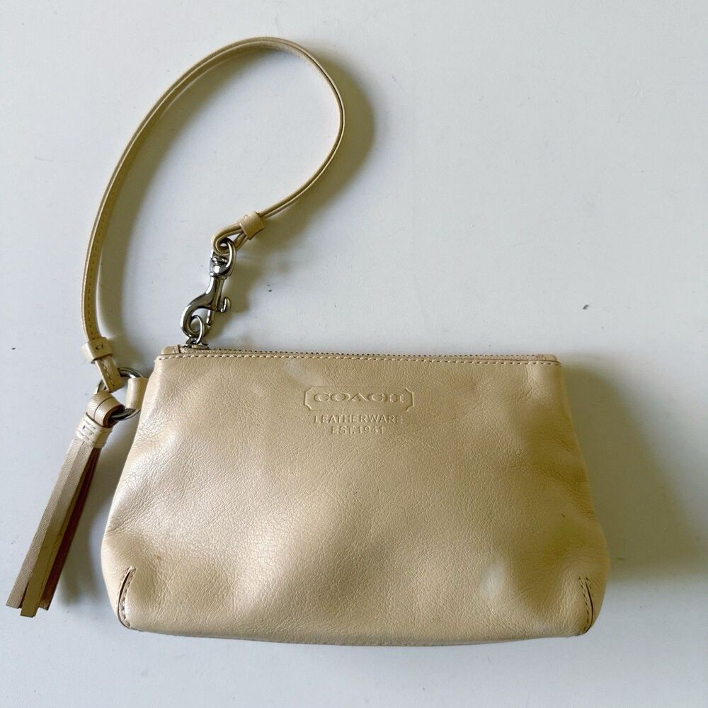 Vtg Coach Leatherware EST 1941 Beige Cream Leather Coach Wristlet Wallet Pouch